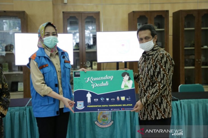 Pemkot Tangsel terima bantuan perlengkapan medis dari Kemendag