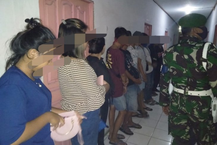 Tim gabungan amankan puluhan warga di Sanggau