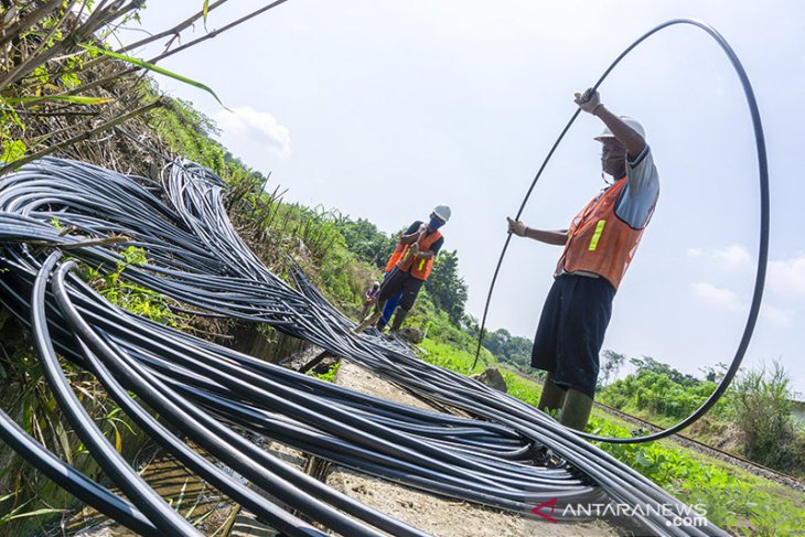 Peremajaan jaringan kabel fiber optik 