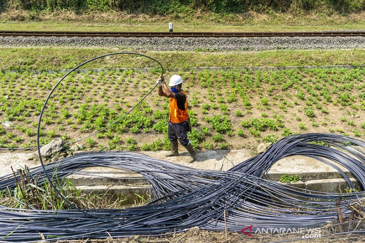 Peremajaan jaringan kabel fiber optik 