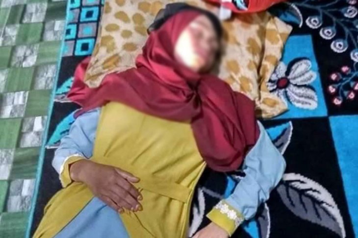 Seorang gadis ditemukan warga tertidur dipinggir jalan nasional