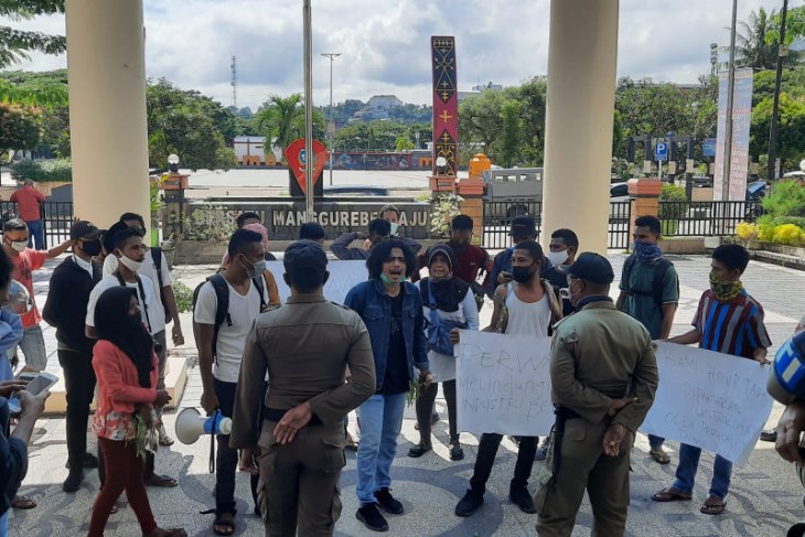 PKL pasar Mardika tolak Perwali Ambon tentang PKM