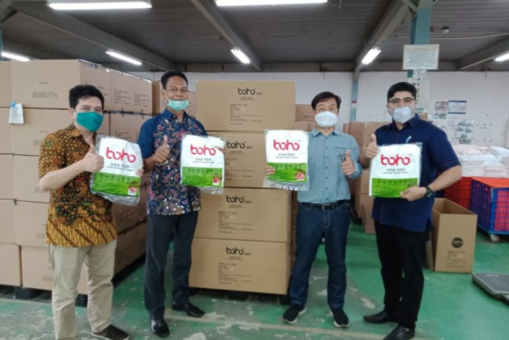 Misi Sosial saat Pandemi, Koperasi dan UMKM Salurkan APD bagi Pekerja