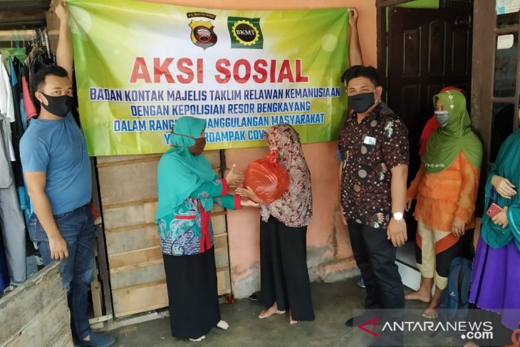 BKMT - Polres Bengkayang bantu warga terdampak COVID-19