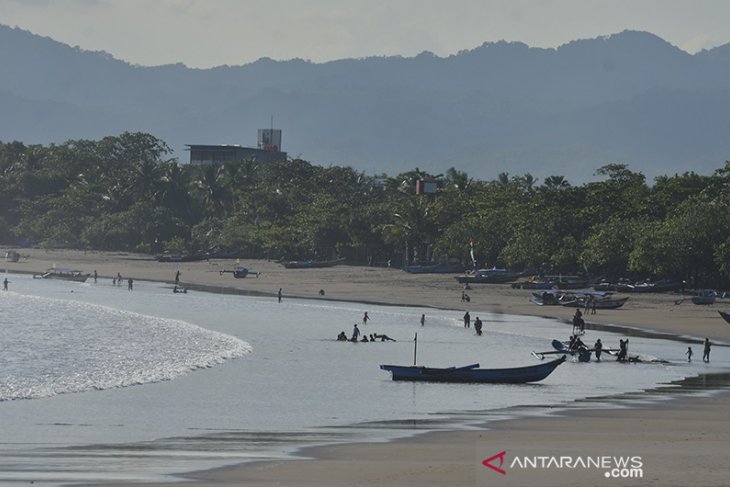 Wisata pantai Pangandaran dibuka kembali 