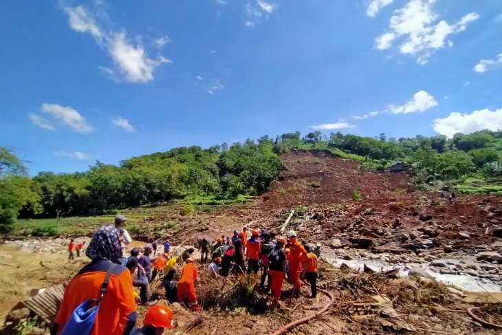 Landslide, flood hit Jeneponto, three missing