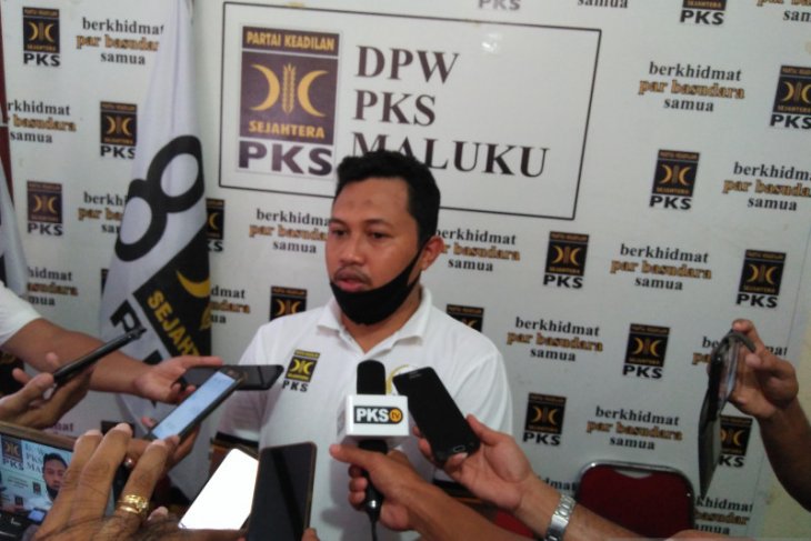DPRD  UMP Maluku 2022 naik tipis 055 persen harus diawasi