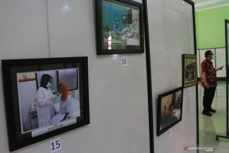 Pameran Fotografi Karya Petugas Medis