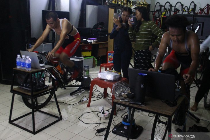 Timnas indonesia ikuti balap sepeda virtual