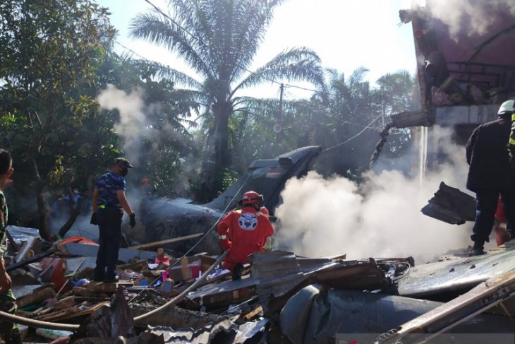 Pesawat TNI AU dikabarkan jatuh di Riau