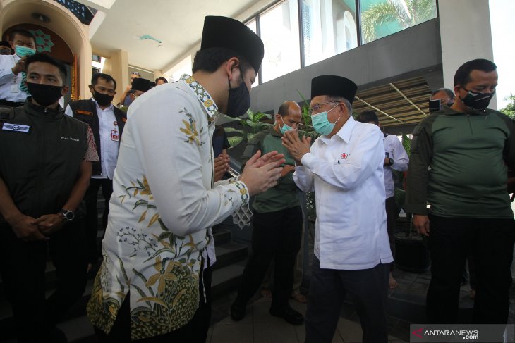 Jusuf Kalla Kunjungi Masjid Al Akbar Surabaya