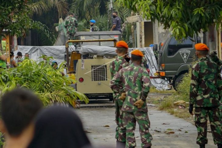 Evakuasi pesawat tempur TNI AU jatuh di Kampar