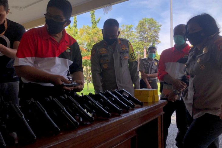 Kapolres Klungkung periksa senpi anggota cegah pelanggaran disiplin