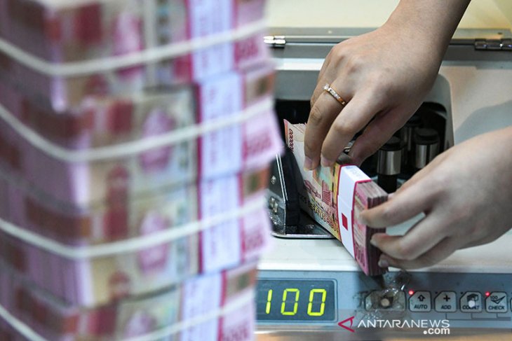 Rupiah menguat tipis seiring peningkatan data tenaga kerja AS
