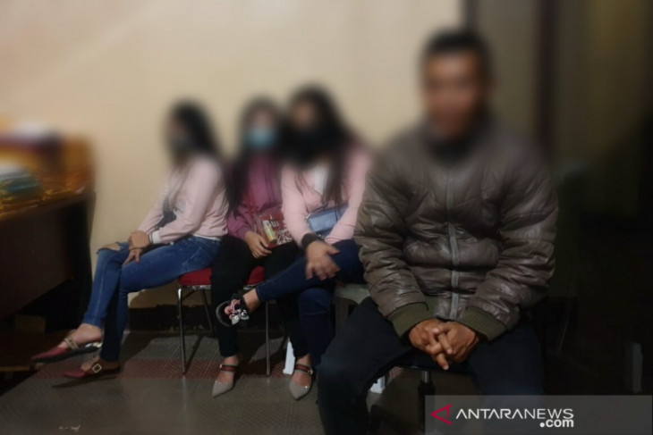 Tiga PSK dan mucikari diamankan polisi