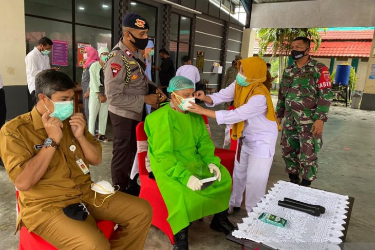 Kapolda Maluku kunjungi pasien COVID - 19 di asrama BPSDM