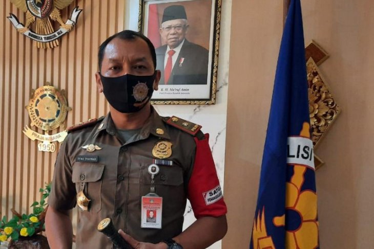 Satpol PP-pecalang-relawan amankan pintu masuk Bali