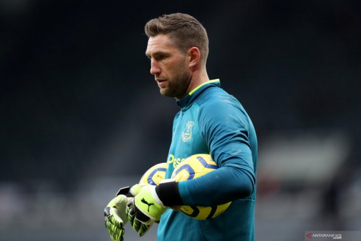Maarten Stekelenburg tinggalkan Everton bergabung kembali dengan Ajax mulai Agustus