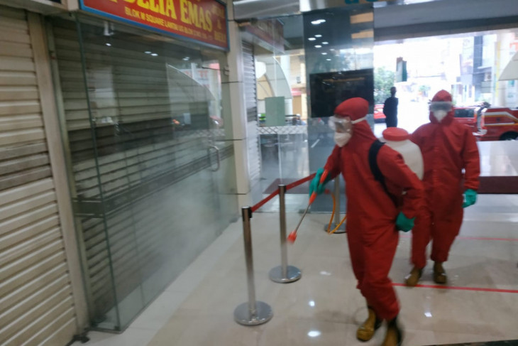 Seorang pedagang positif, Pasar Becek Pondok Labu ditutup sementara