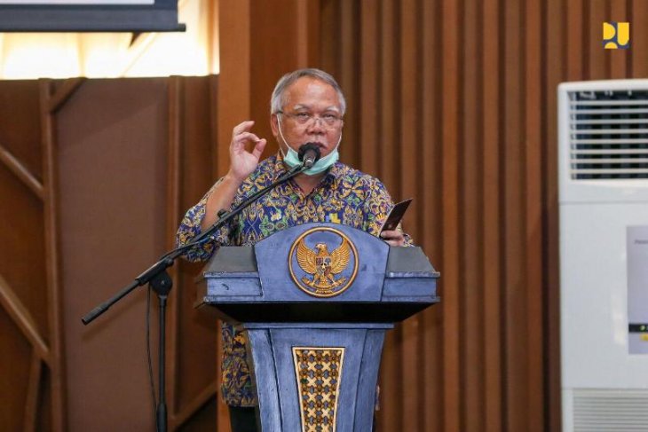 Menteri PUPR merealokasi 351 paket pekerjaan yang belum terkontrak