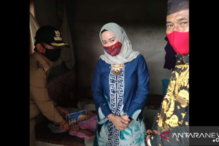 Bupati Bangka salurkan bantuan
