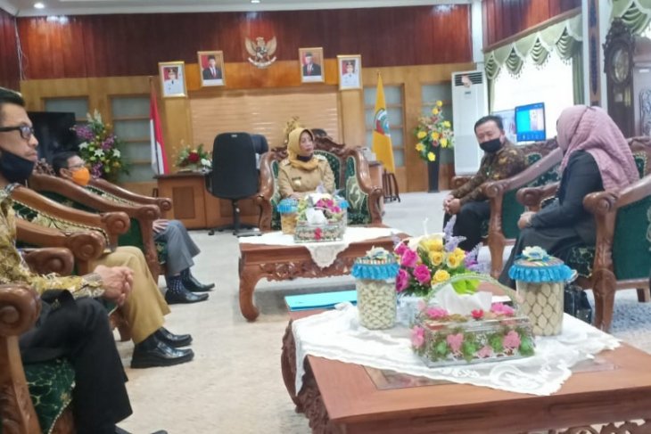 Bupati Erlina ajak masyarakatnya rencanakan hidup berkeluarga
