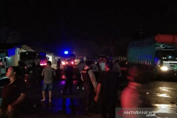 Pengunjuk rasa yang menolak kedatangan TKA asal China bubarkan diri