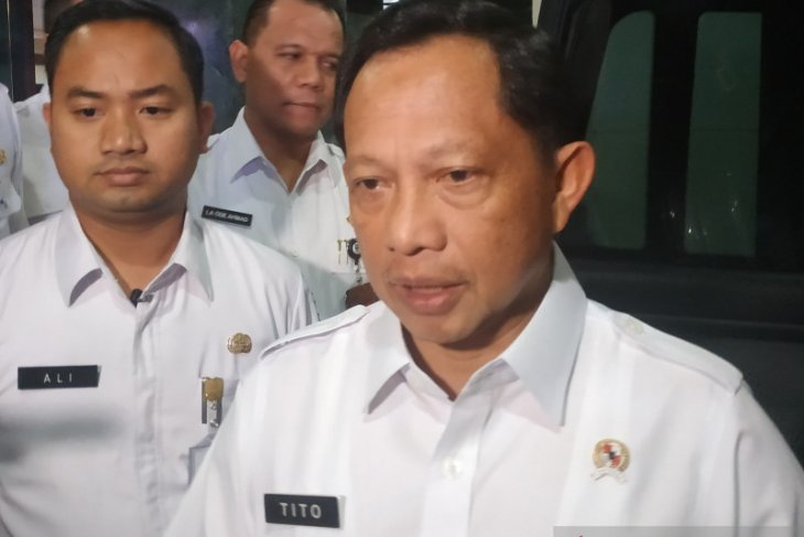 Mendagri minta pemda sosialisasi penerapan tatanan normal baru