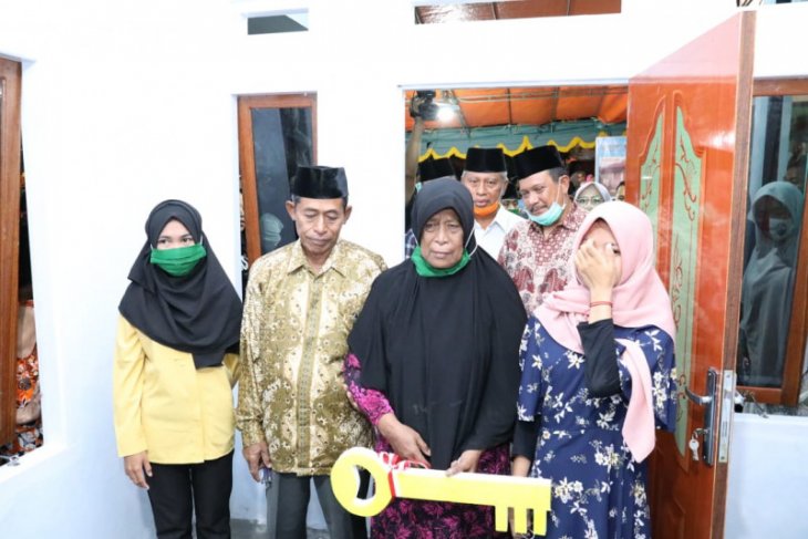 Polda Maluku Utara bedah rumah warga kurang mampu