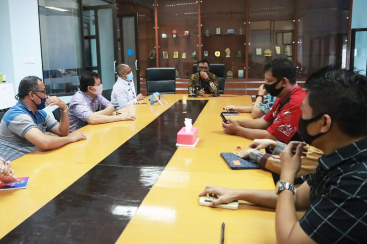 Pemkot Malang gandeng komunitas kreatif tekan penyebaran virus corona