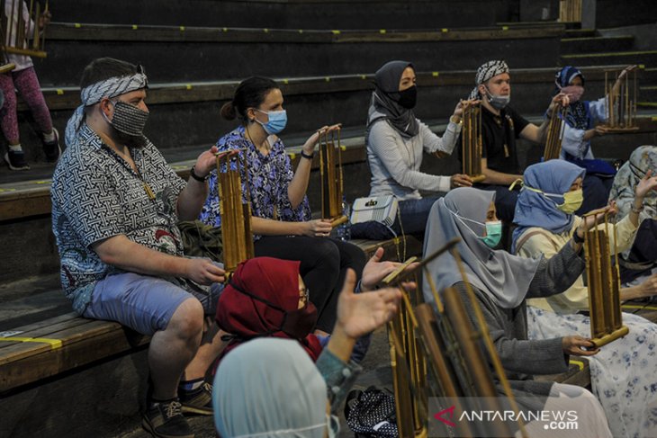 Saung Udjo kembali menggelar pertunjukan 