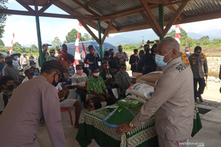 Gubernur Papua Barat ingatkan pemanfaatan dana desa harus optimal