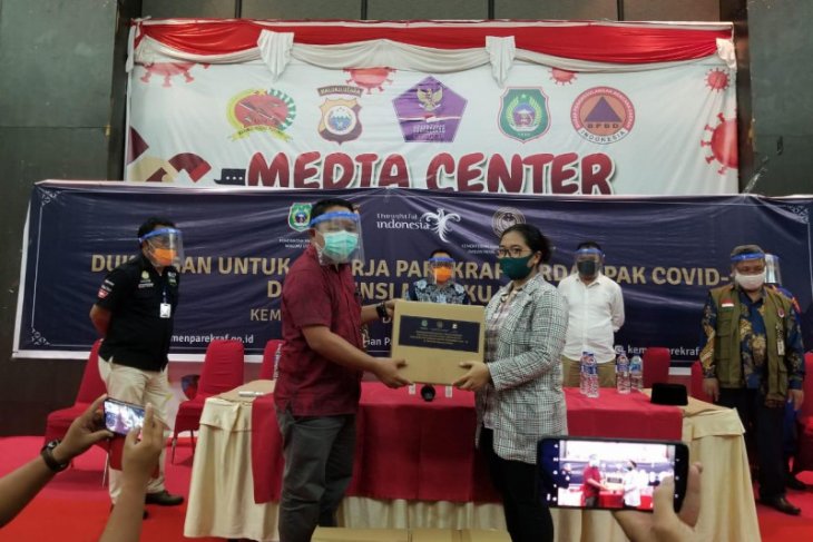 Kemenparekraf salurkan 3.607 paket ke pekerja Parekraf di Malut