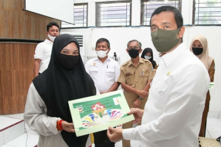 75 atlet Pematangsiantar yang berprestasi di Porprov Sumut 2019 dapat tali asih