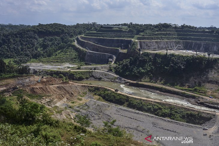 Target pembangunan bendungan Leuwikeris 