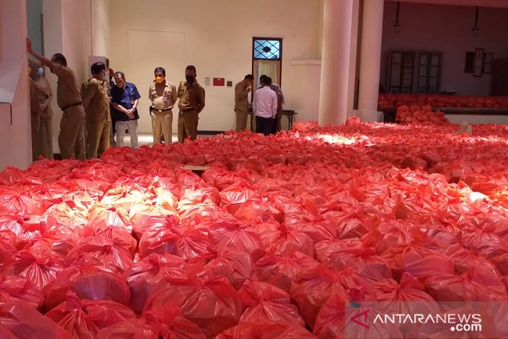 Penerima bantuan sembako di Belitung capai 10.260 KK
