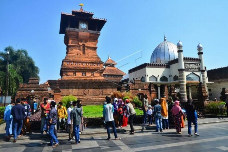 Wisata religi Masjid Menara Kudus