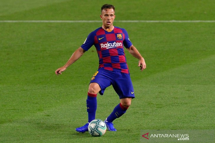Barcelona-Juventus umumkan tukar tambah Arthur dengan Pjanic