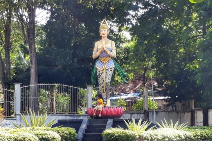 Wisata Goa Selomangleng tutup