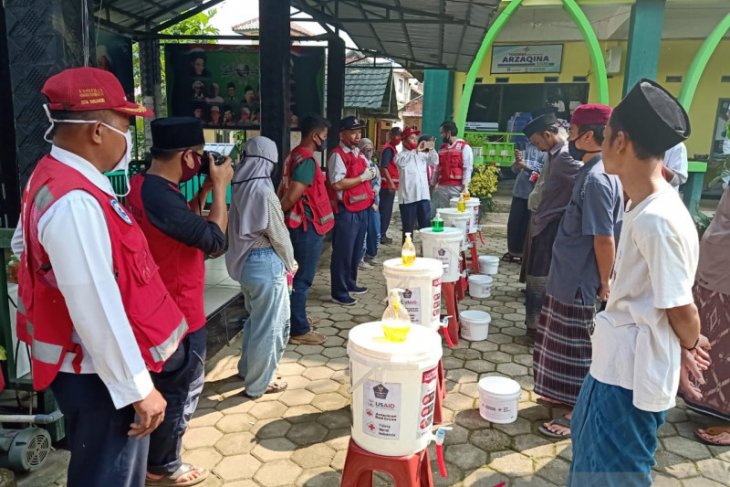 PMI Kota Sukabumi berikan tips aman beraktivitas pada masyarakat saat pandemi COVID-19