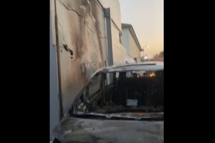 Selasa pagi, mobil mewah Via Vallen terbakar
