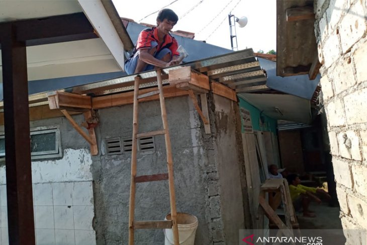 Perbaikan mushalla di Cilendek Bogor Barat