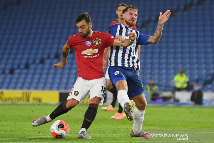 Manchester United dekati lagi empat besar setelah menang 3-0 di Brighton