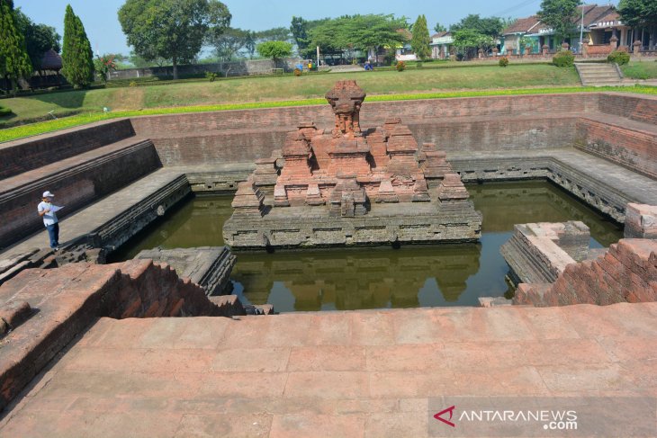 Evaluasi pemugaran candi tikus