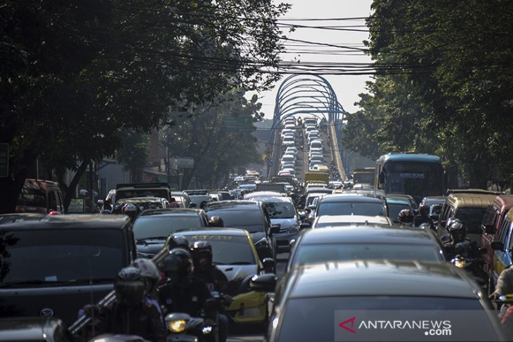 Peningkatan volume kendaraan di Bandung 