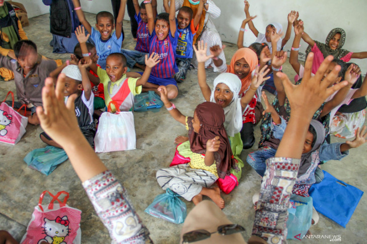 Pengungsi Rohingya akan dipindahkan ke penampungan baru Jumat sore