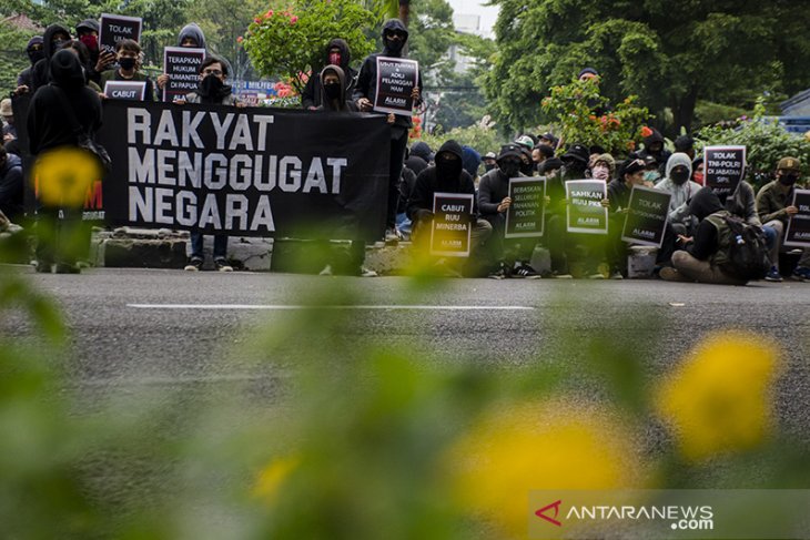 Aksi parade mengugat 