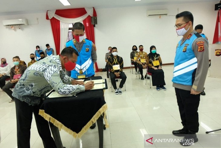 Panitia dan calon polisi Jambi teken fakta integritas bersih KKN