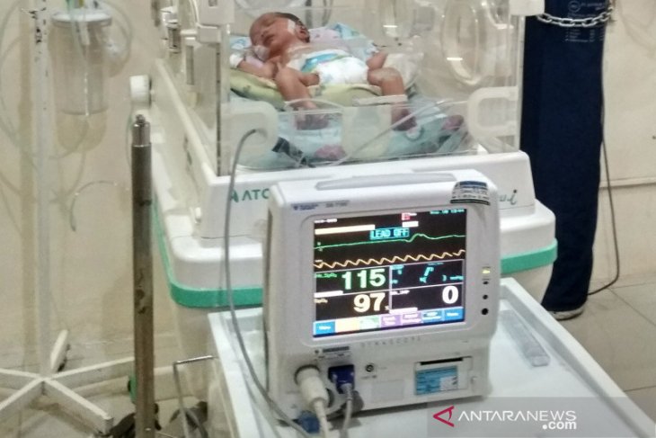 Bayi berusia sepekan terinfeksi COVID-19