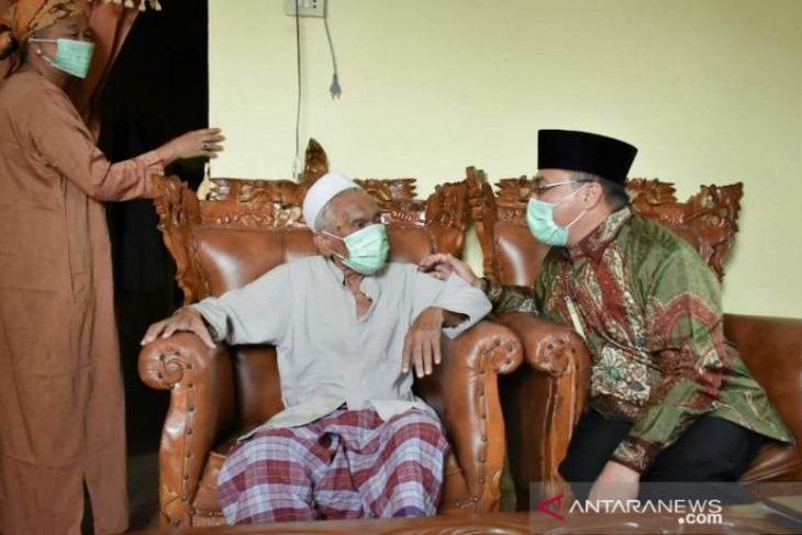 Gubernur Babel silaturahmi ke rumah ulama Usman Fathan